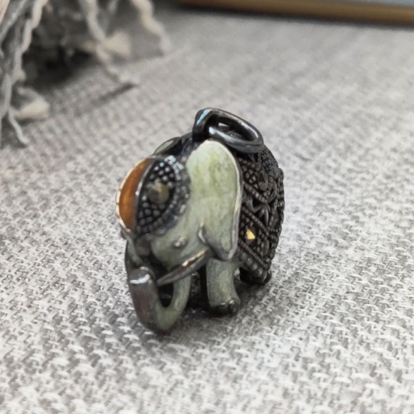 Marcasite Elephant Pendant Thai Elephant Charm - Picture 5 of 6